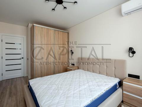 квартира за адресою Дніпровська набережна вул., 18-Б