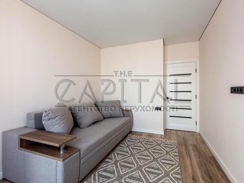 квартира за адресою Дніпровська набережна вул., 18-Б