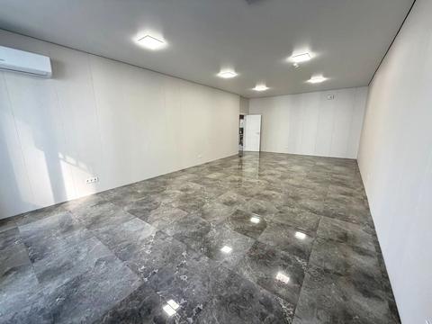 комерційна за адресою Центральна вул., 21