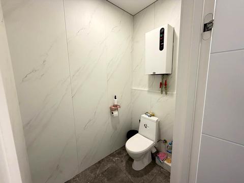 комерційна за адресою Центральна вул., 21