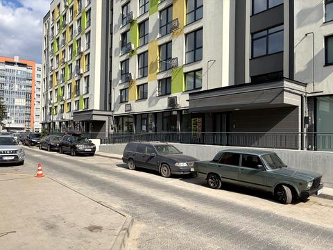 комерційна за адресою Угорська вул., 12