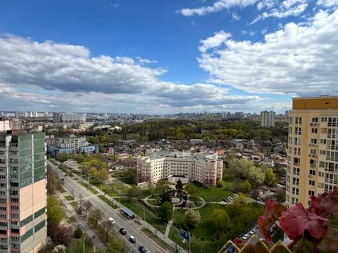 квартира за адресою Наталії Ужвій вул., 12