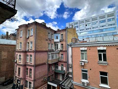 коммерческая по адресу Шота Руставели ул., 15-Б