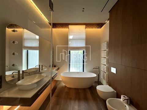 дом по адресу Анатолия Соловьяненко ул.