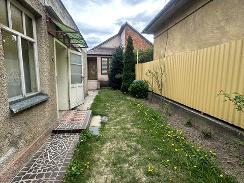 будинок за адресою Віталія Постолакі пл.