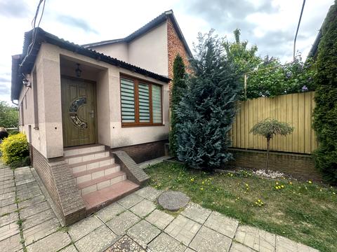 будинок за адресою Віталія Постолакі пл.