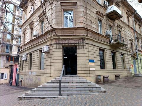 комерційна за адресою Польська вул., 17