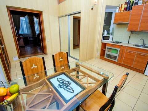 квартира за адресою Садова вул., 7
