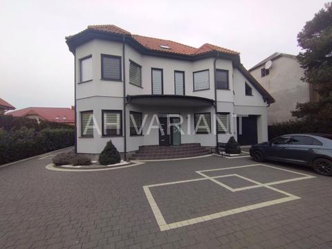 будинок за адресою Паркова