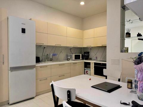 квартира за адресою Дніпровська набережна вул., 14