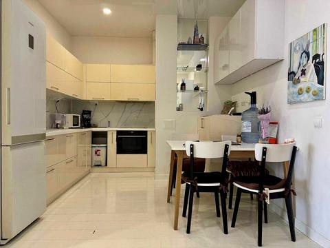 квартира за адресою Дніпровська набережна вул., 14