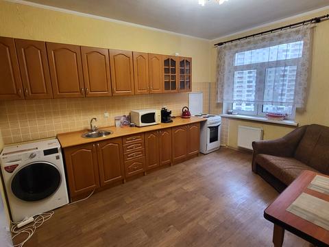 квартира по адресу Александра Мишуги ул., 2