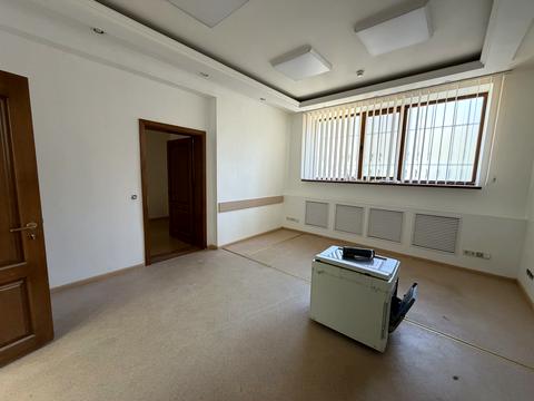 коммерческая по адресу Антоновича ул. (Горького), 157