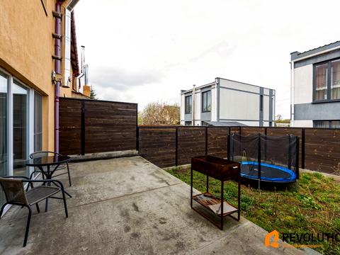 будинок за адресою Незламності вул. (Комарова), 45-Б