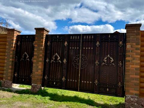 будинок за адресою Українська вул.