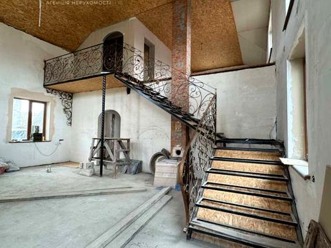 будинок за адресою Українська вул.