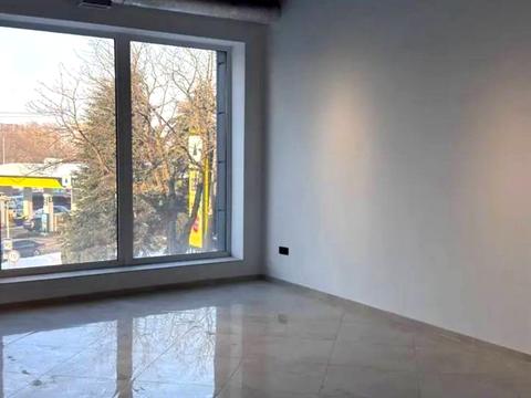 комерційна за адресою Княгинин вул., (Будинок 14)