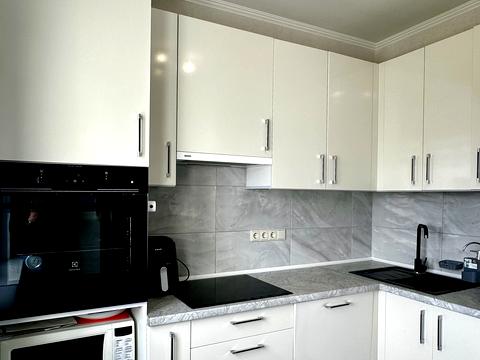 квартира по адресу Ревуцкого ул., 10/2