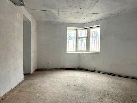 комерційна за адресою Плугова вул., 6а