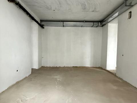 комерційна за адресою Плугова вул., 6а