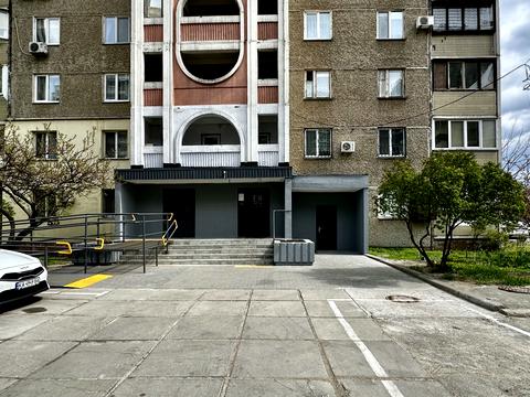 квартира по адресу Ревуцкого ул., 10/2