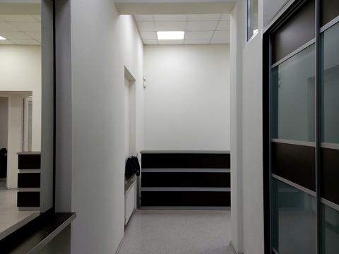 комерційна за адресою Військовий узвіз, 14