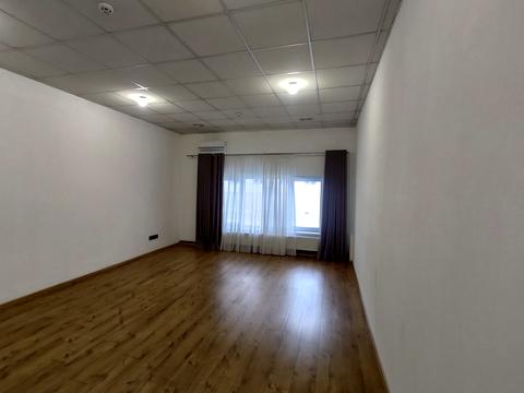 комерційна за адресою Героїв УПА вул., 73