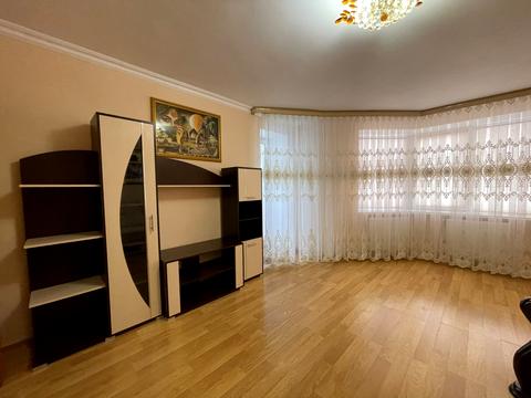 квартира за адресою Коновальця вул., 3