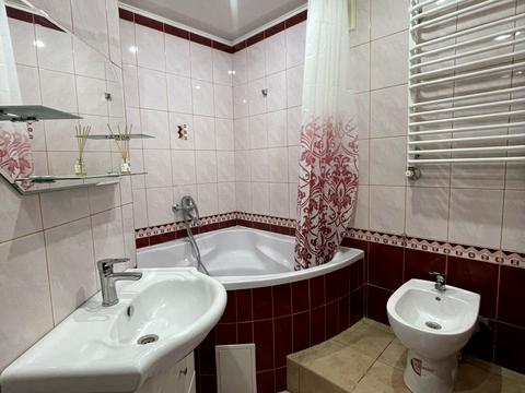 квартира за адресою Коновальця вул., 3