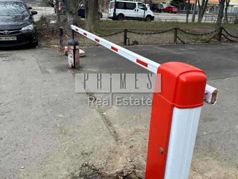 комерційна за адресою Валерія Лобановського просп. (Червонозоряний), 49