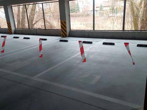 паркомісце за адресою Дубищанська вул., 10