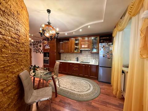 квартира за адресою Братів Горобців вул. (Дмитра Кедріна), 53-А