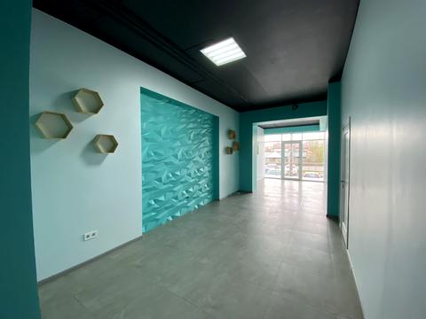 комерційна за адресою Бакинська вул., 1