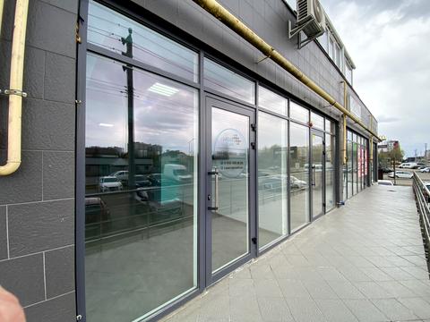 комерційна за адресою Бакинська вул., 1