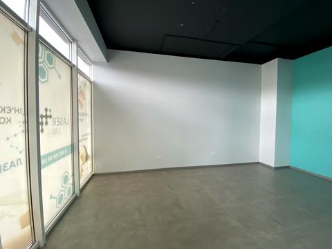 комерційна за адресою Бакинська вул., 1