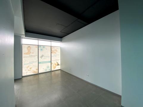 комерційна за адресою Бакинська вул., 1