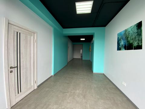 комерційна за адресою Бакинська вул., 1