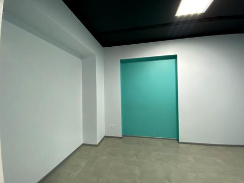 комерційна за адресою Бакинська вул., 1