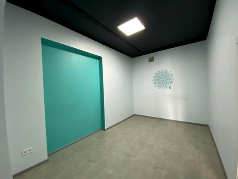 комерційна за адресою Бакинська вул., 1