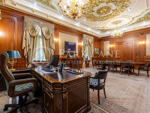 комерційна за адресою Володимирська вул., 49-Б