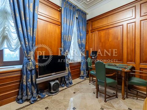 комерційна за адресою Володимирська вул., 49-Б