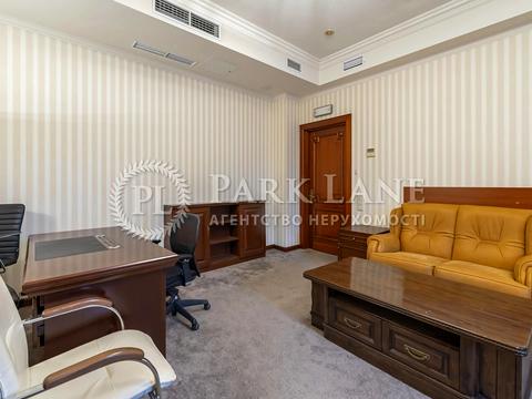 комерційна за адресою Володимирська вул., 49-Б