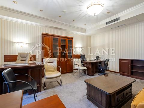 комерційна за адресою Володимирська вул., 49-Б