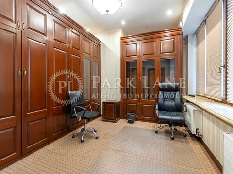 комерційна за адресою Володимирська вул., 49-Б