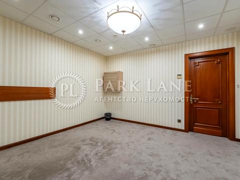 комерційна за адресою Володимирська вул., 49-Б