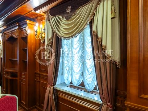 комерційна за адресою Володимирська вул., 49-Б