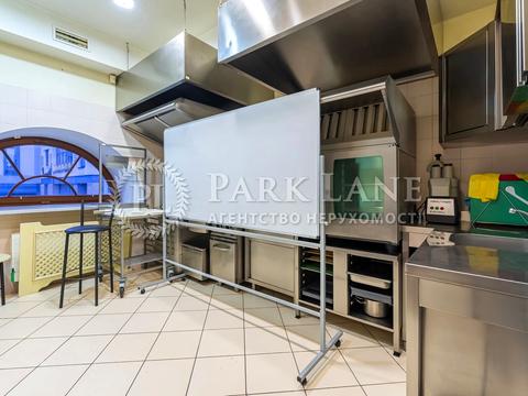 комерційна за адресою Володимирська вул., 49-Б