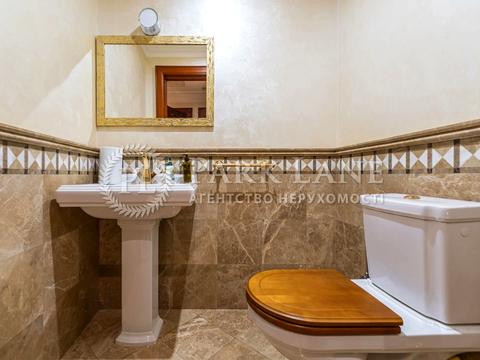 комерційна за адресою Володимирська вул., 49-Б