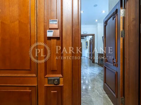 комерційна за адресою Володимирська вул., 49-Б