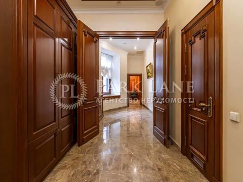 комерційна за адресою Володимирська вул., 49-Б